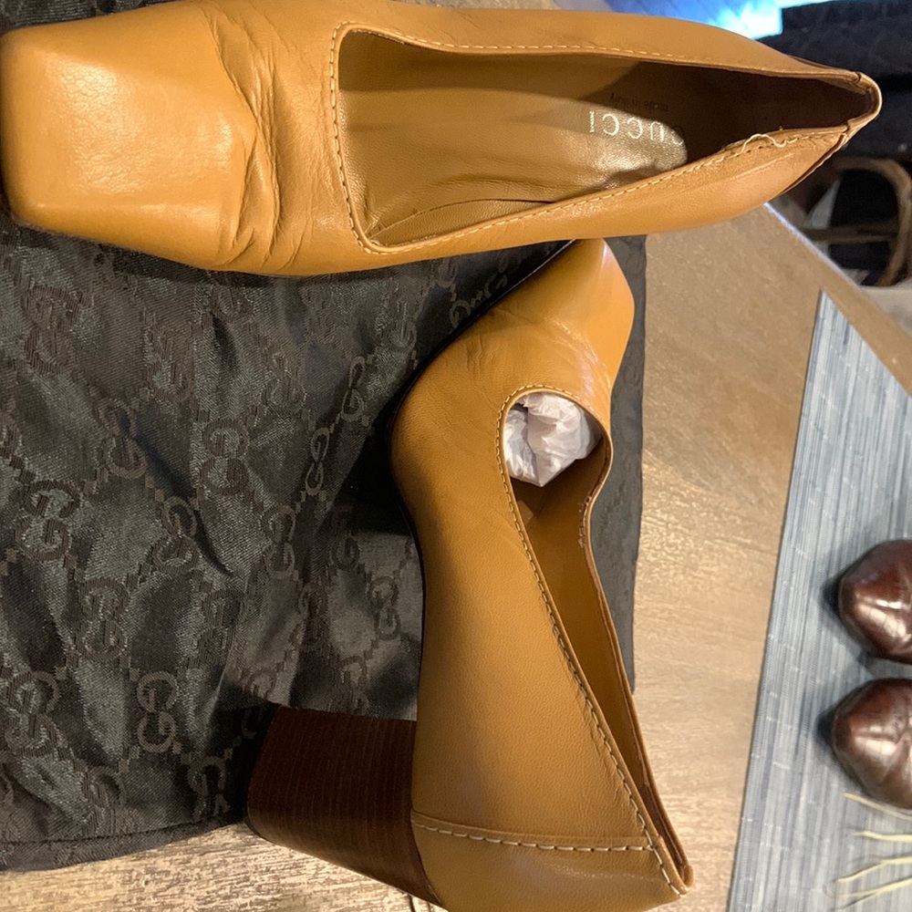 Gucci leather square toe pump